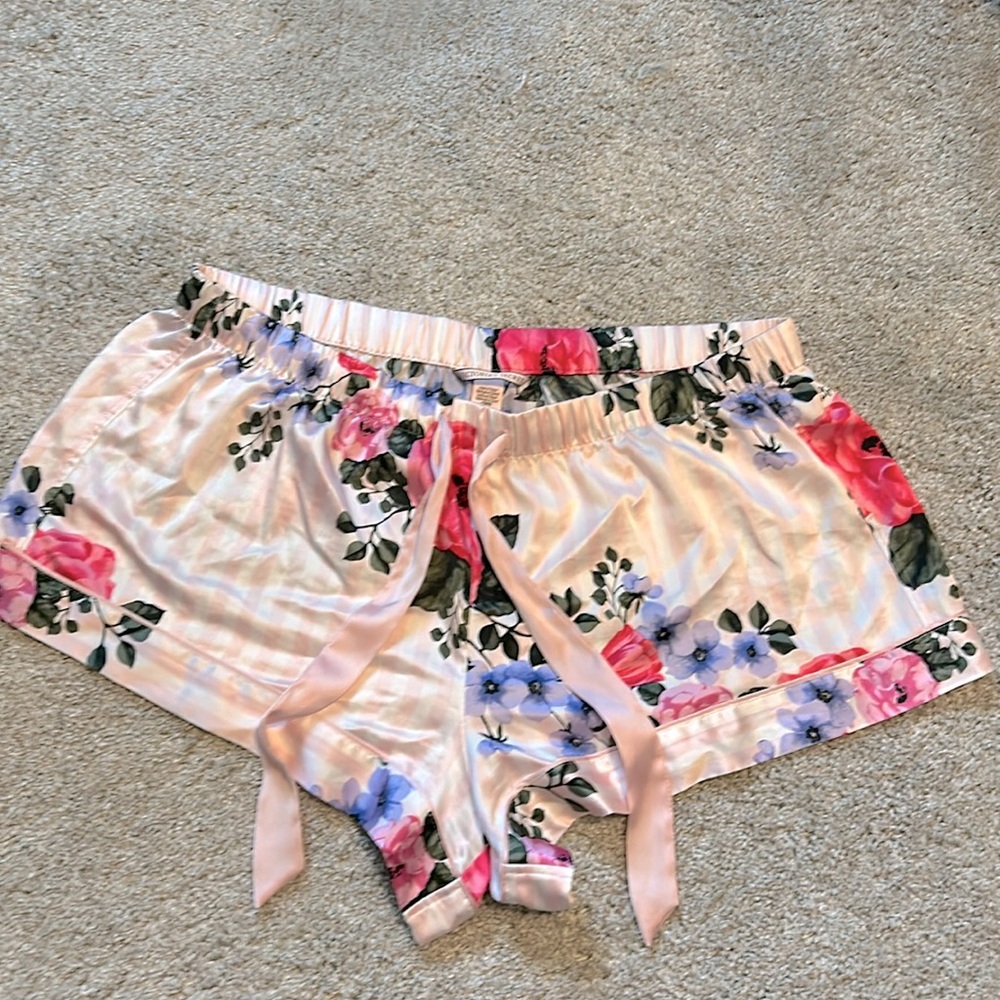 Victoria’s Secret sleep shorts. Size Large. Floral